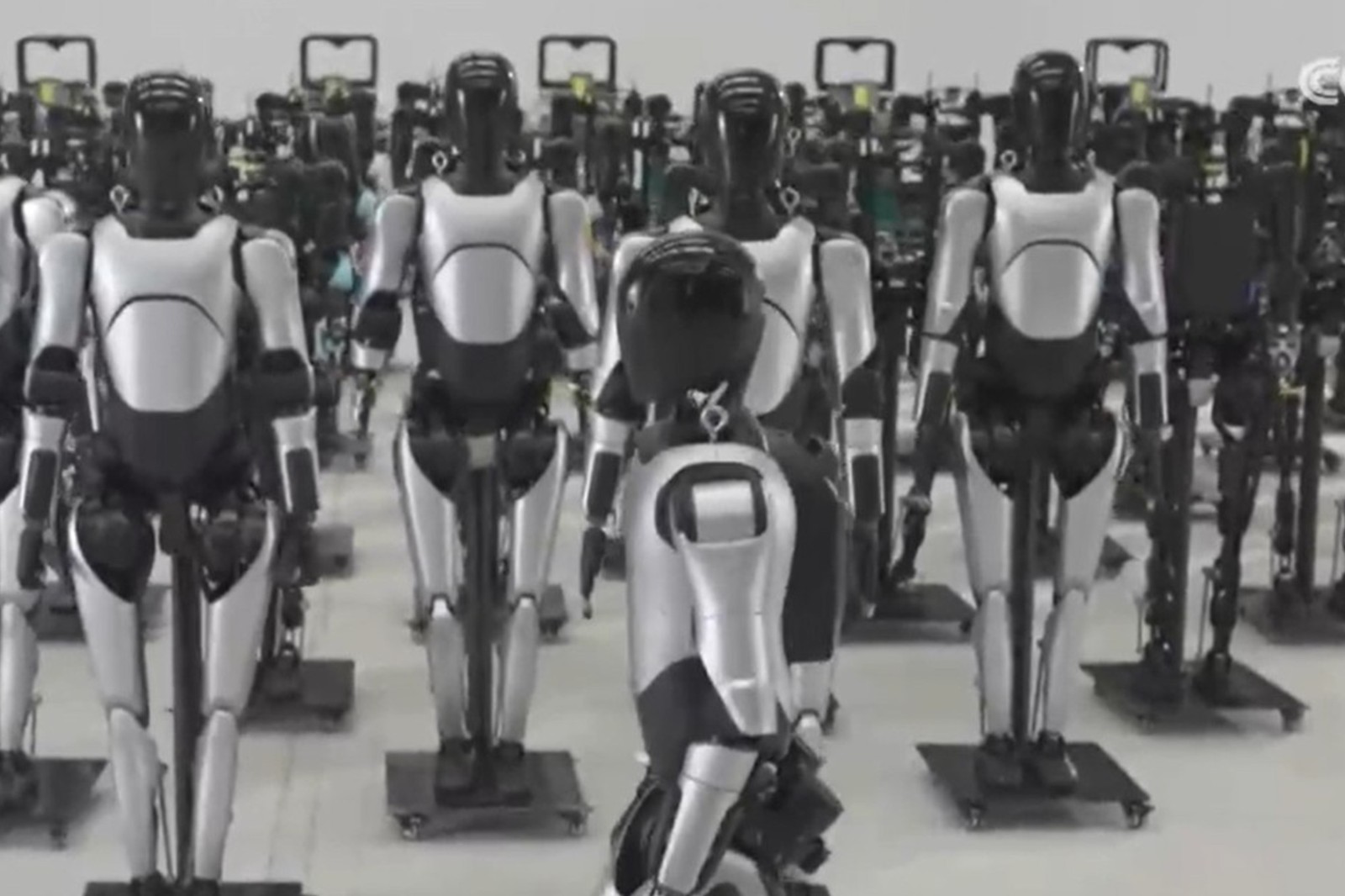 央视报道！揭秘乐玩lewin机器人量产超级工厂